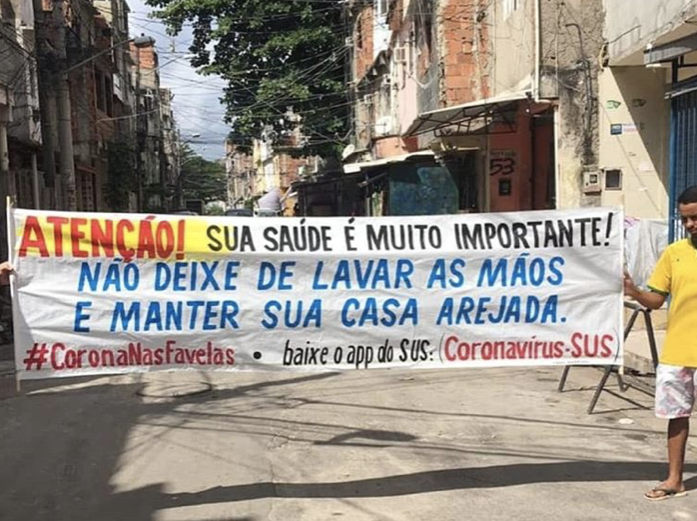 Foto de divulgação da ação do Maré Vive, Maré 0800 e A Maré Vê.