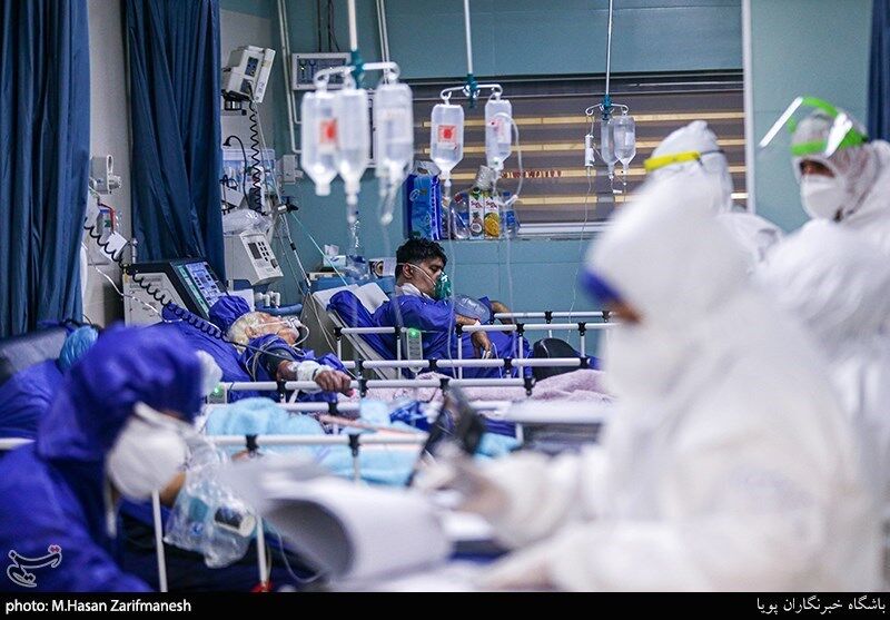 بیماران بستری آلوده به ویروس کرونا در بیمارستانی در ایران، عکس از خبرگزاری تسنیم (تسنیم نیوز)