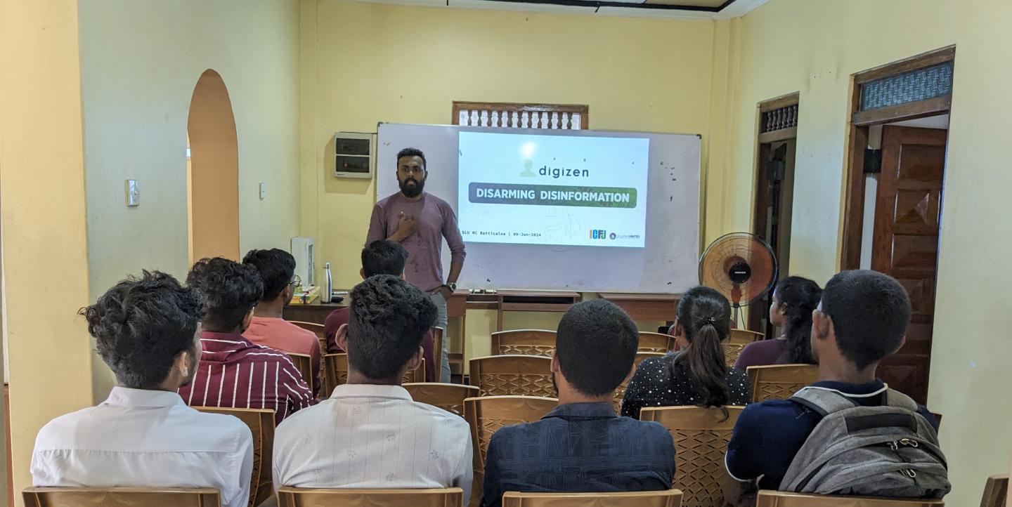 Arzath Areeff leading a media literacy workshop for local youth in Sri Lanka in Batticaloa. 