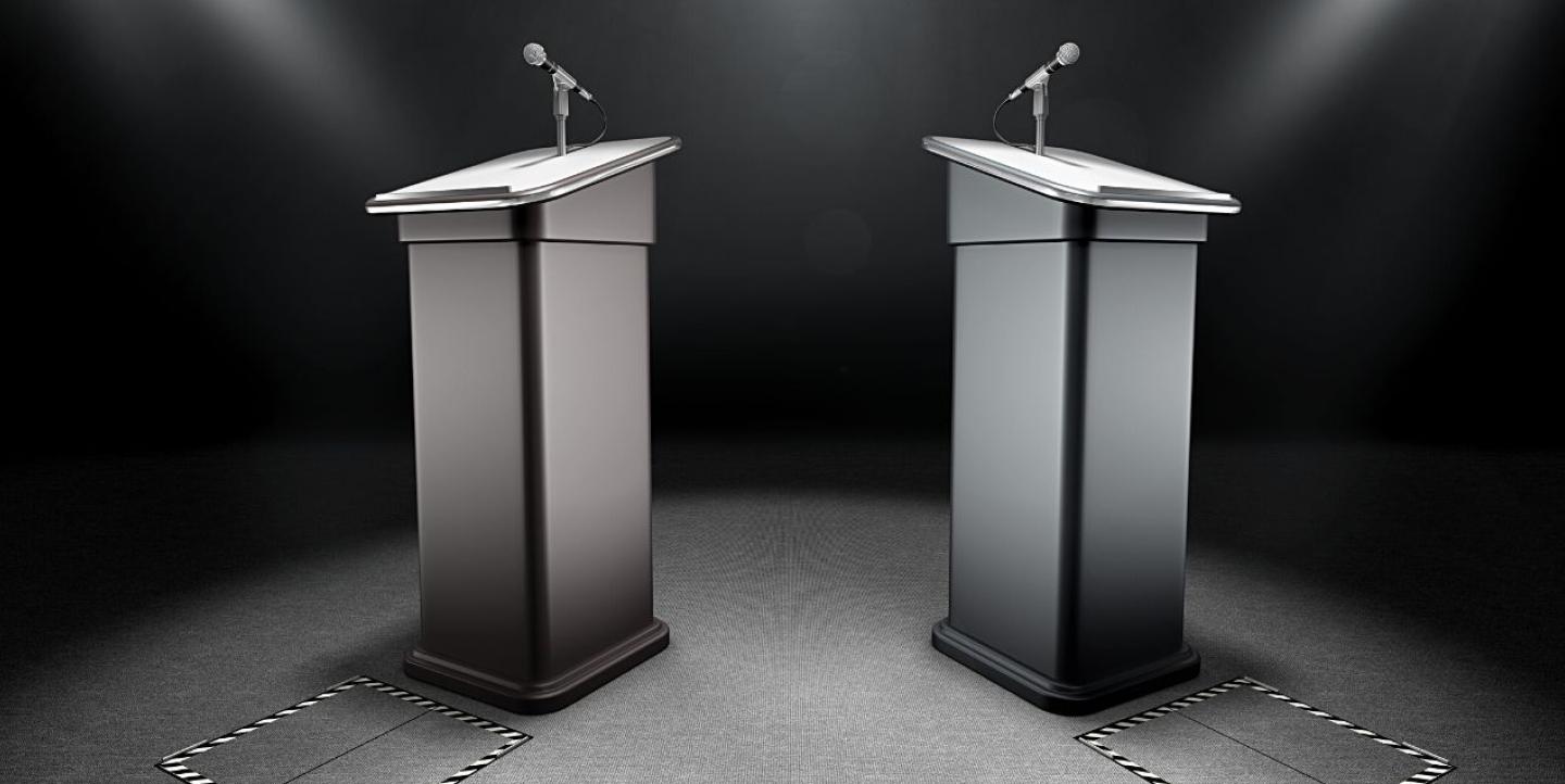 Microfone debate dois candidatos