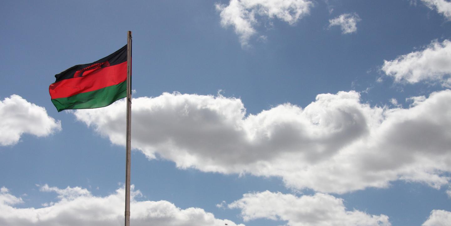 La bandera verde, negra y roja de Malawi