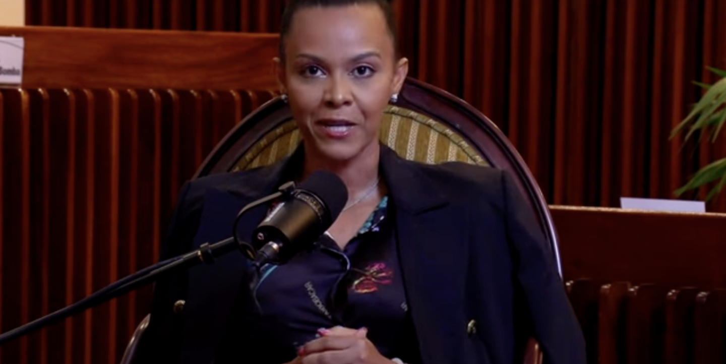 Apresentadora Podcast