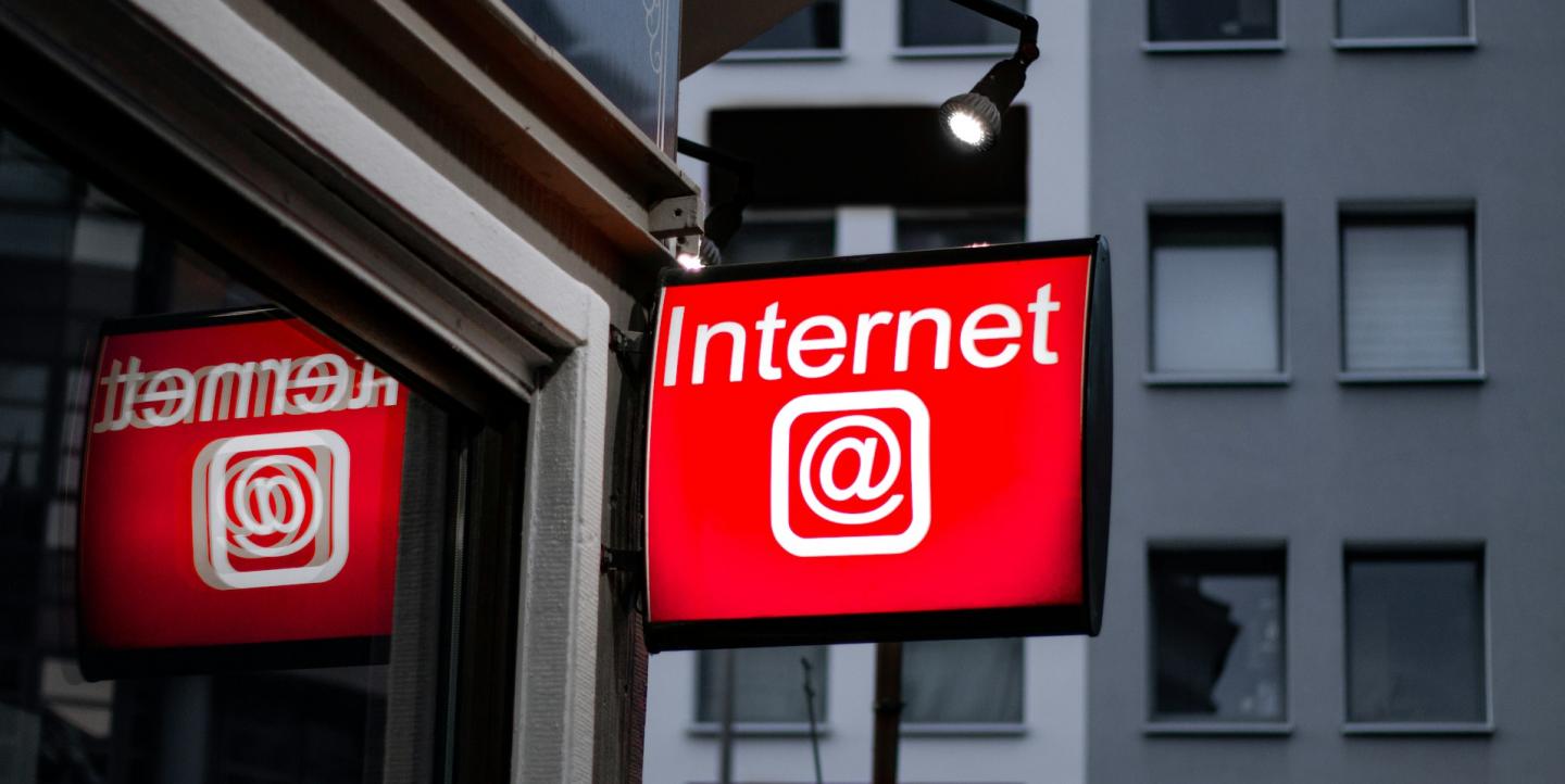 Red sign "Internet"