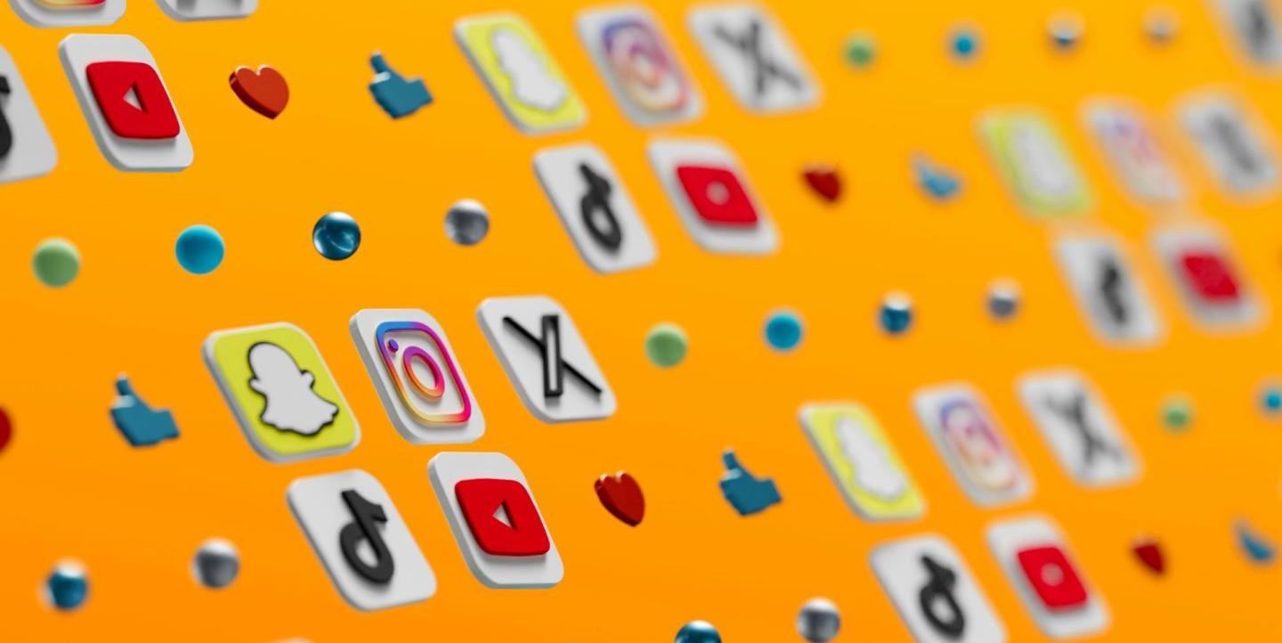 Logotipos de empresas de redes sociales, como X, TikTok, Youtube, Instagram y Snapchat