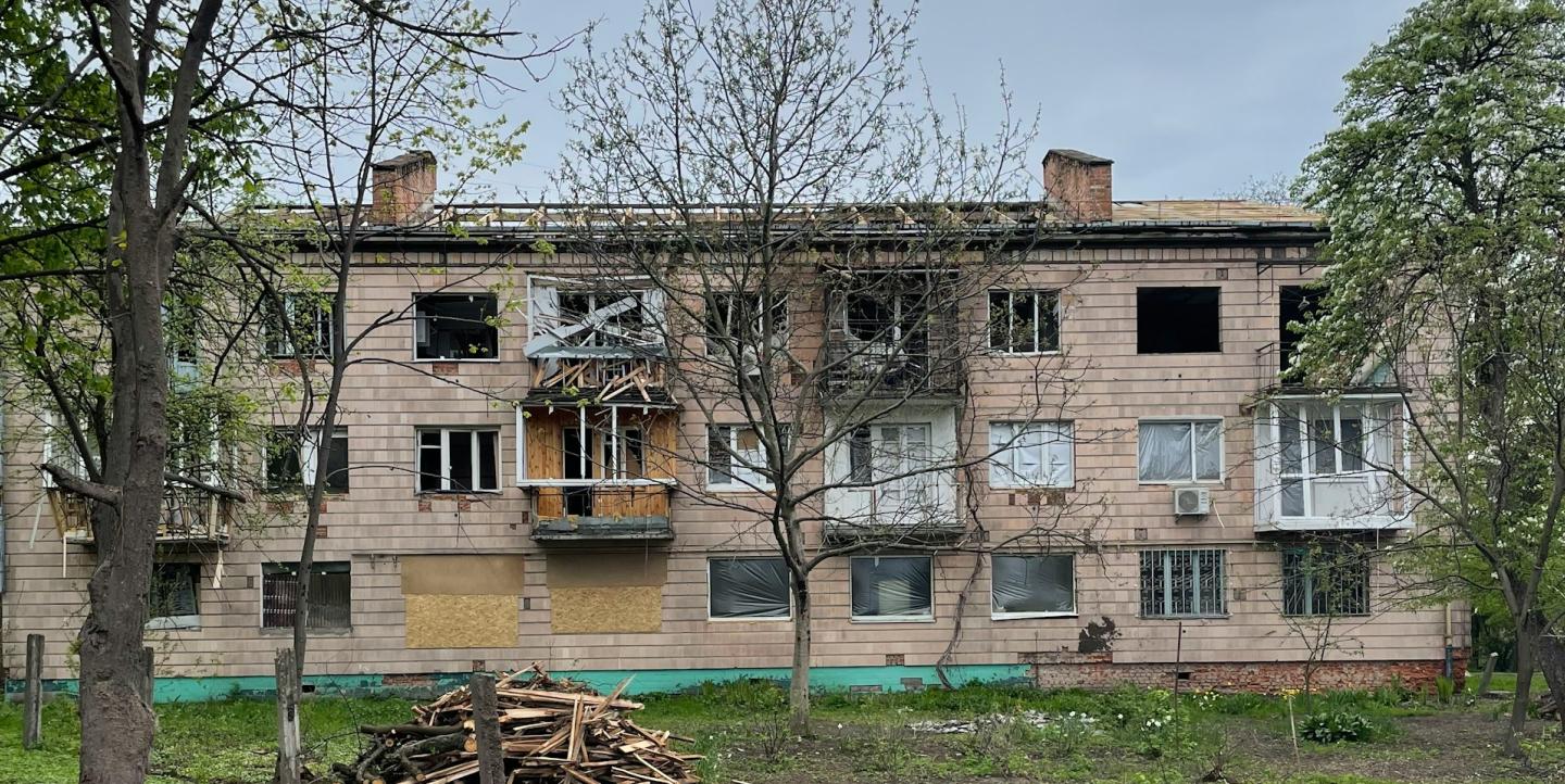 A residential building in Chernihiv, Ukraine was destroyed by an aerial bomb in March 2022.