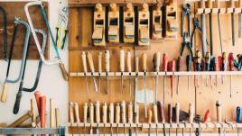 Des outils dans un atelier