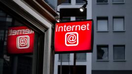 Red sign "Internet"
