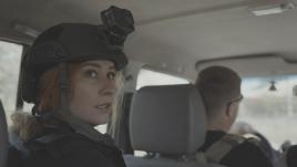 Yegoshyna en voiture avec un casque et une caméra
